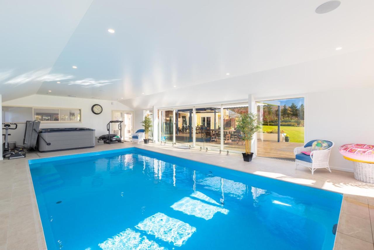 The Meadows Villa Christchurch Exteriör bild
