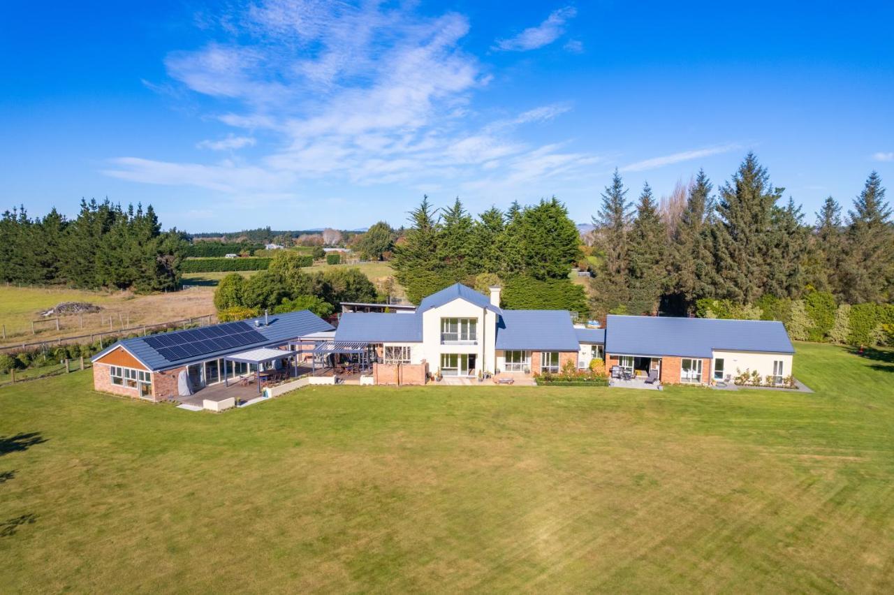 The Meadows Villa Christchurch Exteriör bild