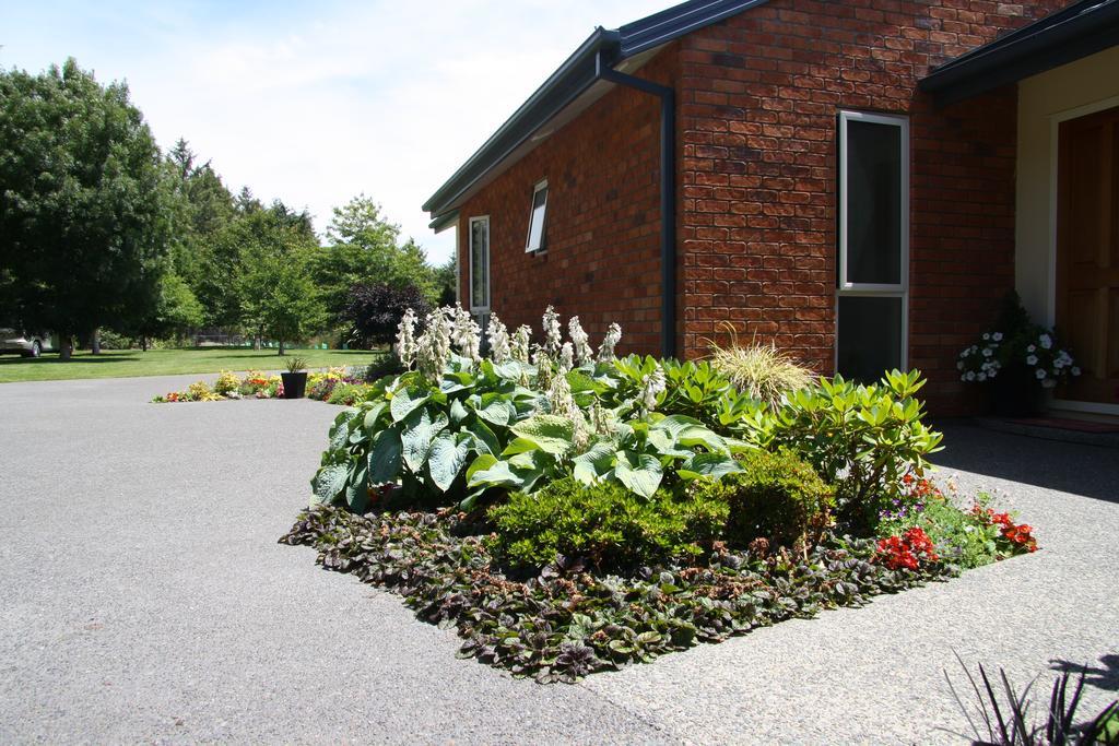 The Meadows Villa Christchurch Exteriör bild