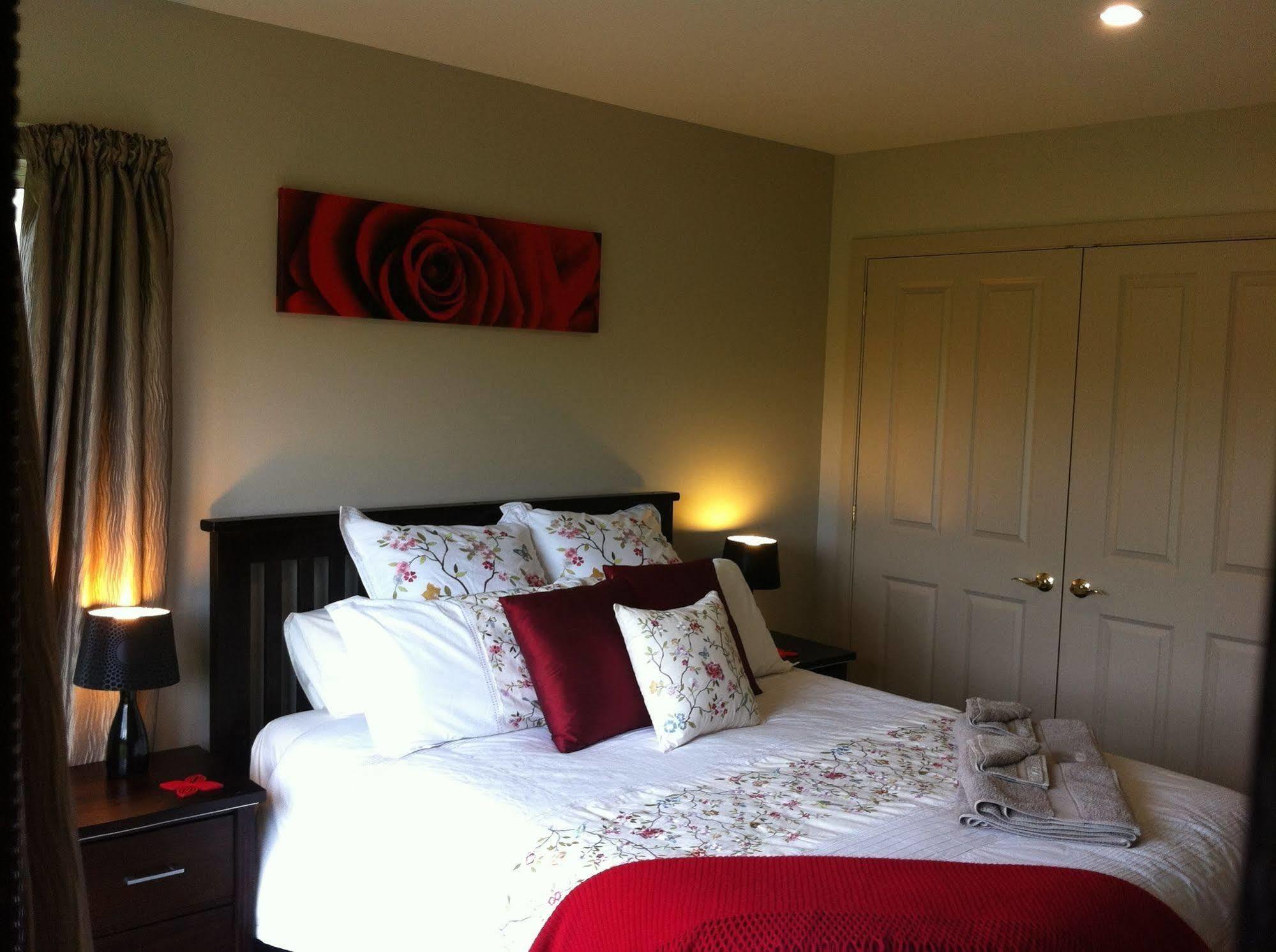 The Meadows Villa Christchurch Exteriör bild