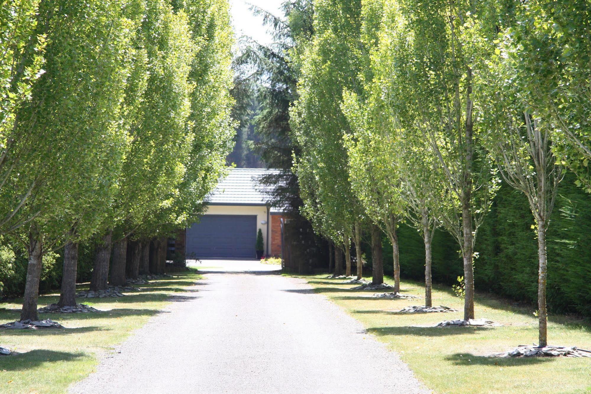 The Meadows Villa Christchurch Exteriör bild